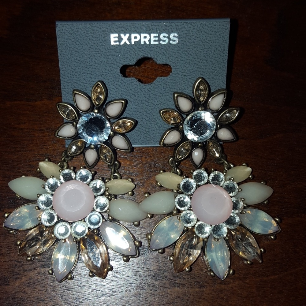 New Express flower earrings